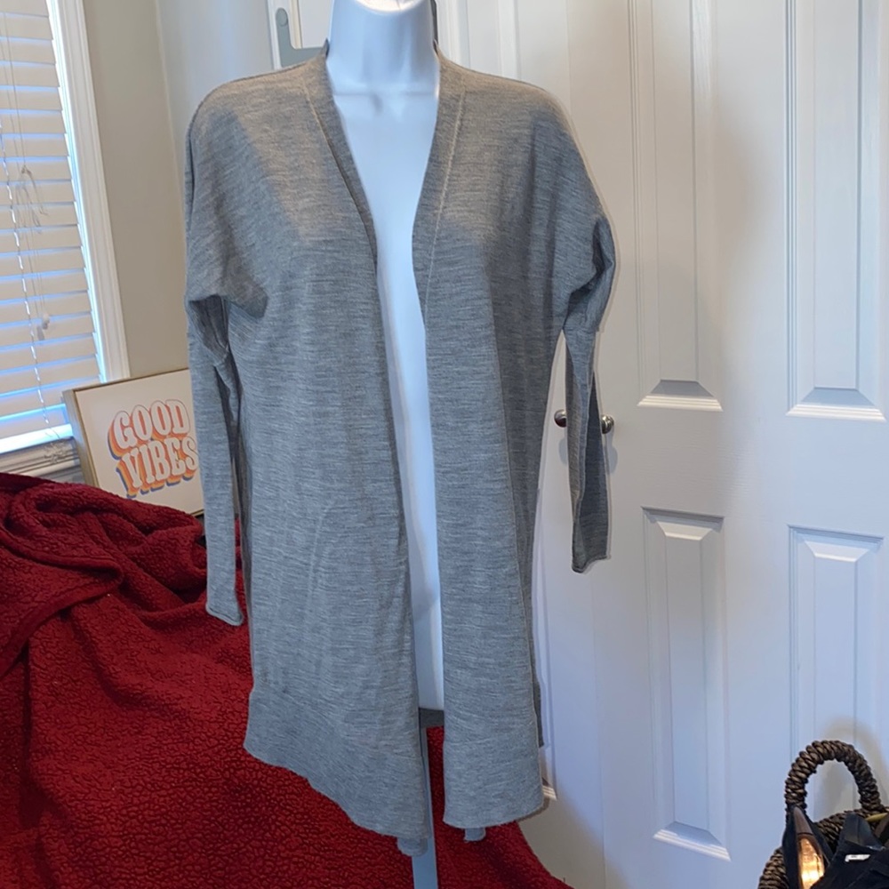Women’s J Crew grey mid sleeve length Marino wool lighter long cardigan, sz XS